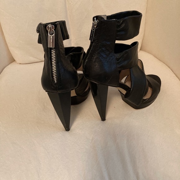 Michael Kors black high heels - Picture 4 of 4